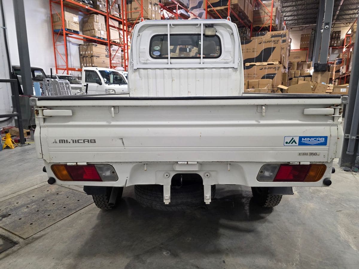 2007 Mitsubishi Minicab 4WD 5-Speed Manual thumbnail 3