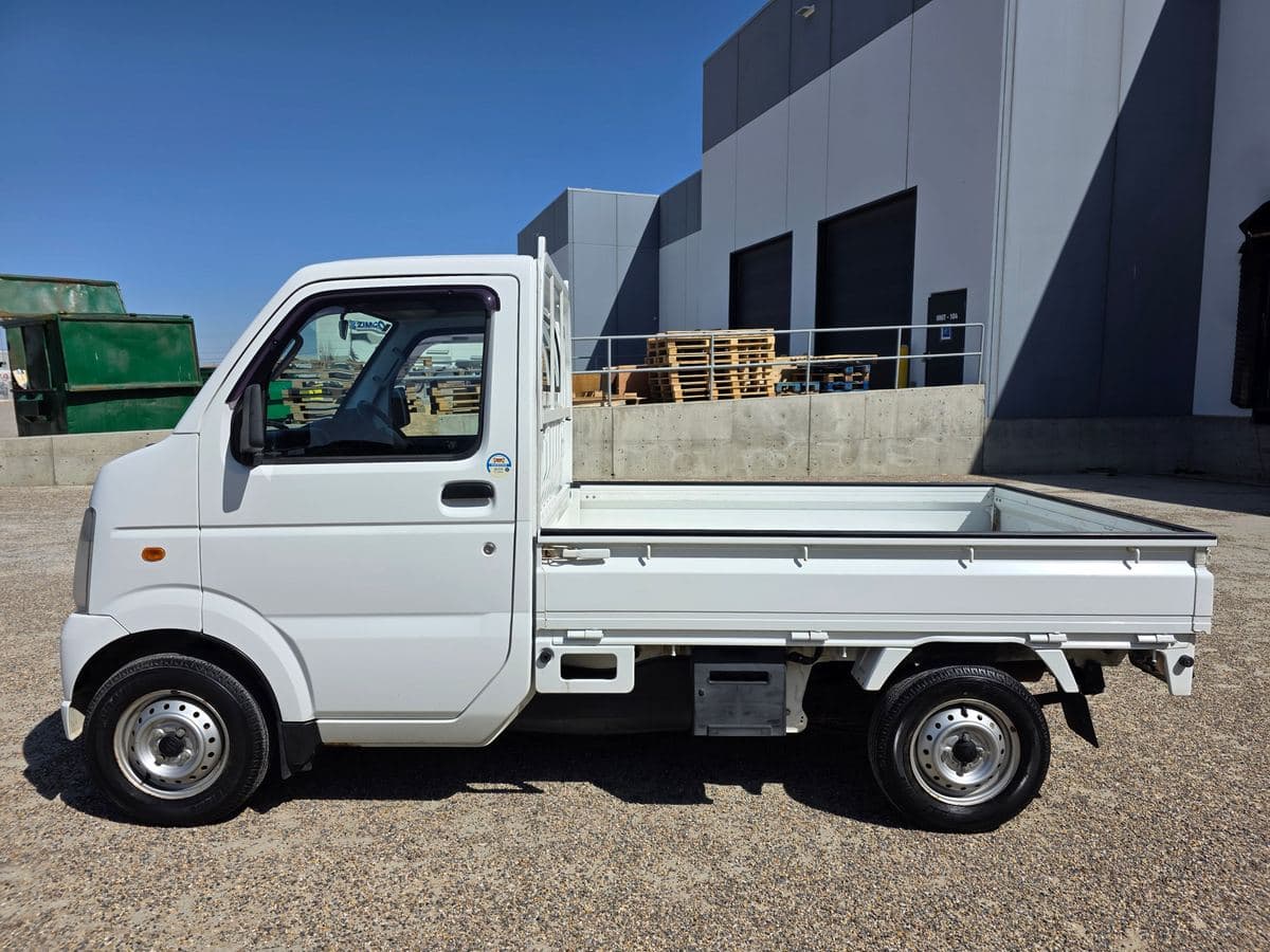2009 Suzuki Carry 2WD 5-Speed Manual — Low KMs thumbnail 4