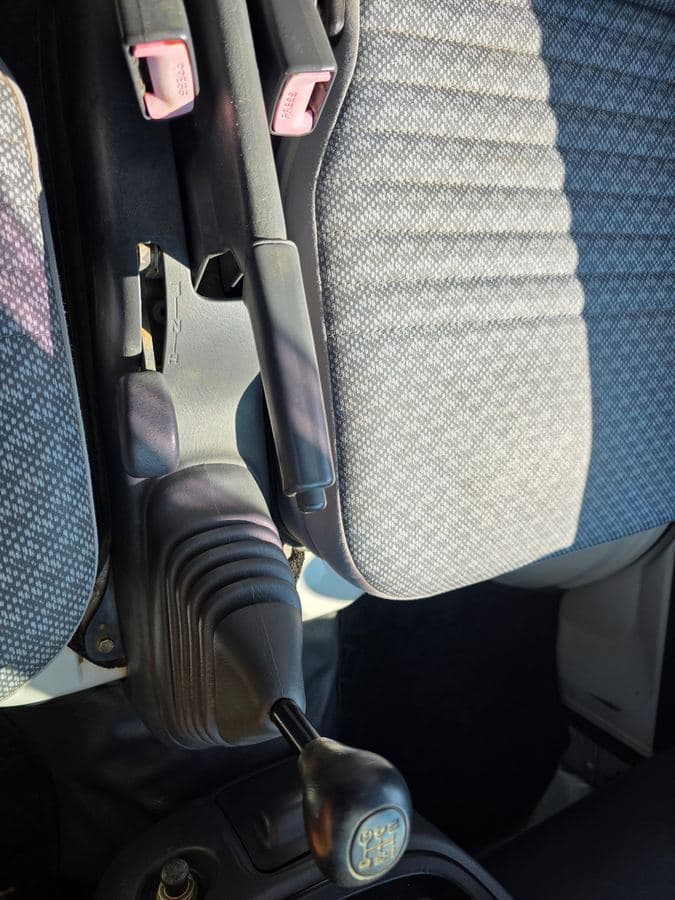 2009 Daihatsu Hijet 4WD 5-Speed Dump Bed — Low KMs thumbnail 22