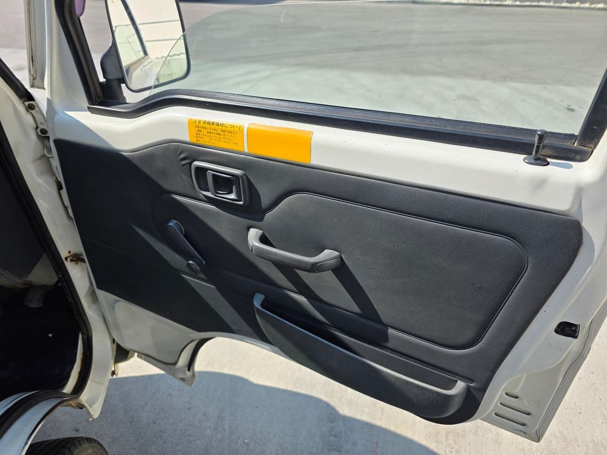 2009 Daihatsu Hijet 4WD 5-Speed Dump Bed — Low KMs thumbnail 17