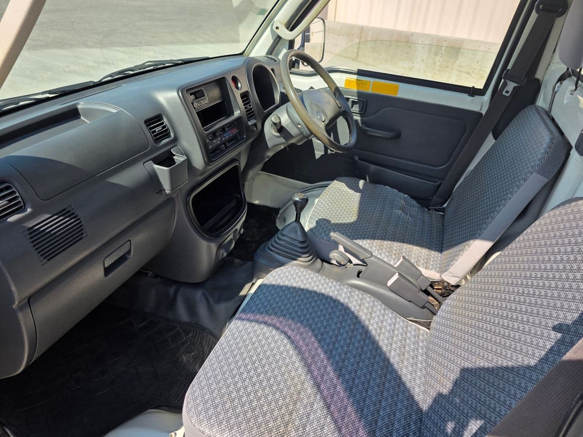 2009 Daihatsu Hijet 4WD 5-Speed Dump Bed — Low KMs thumbnail 15