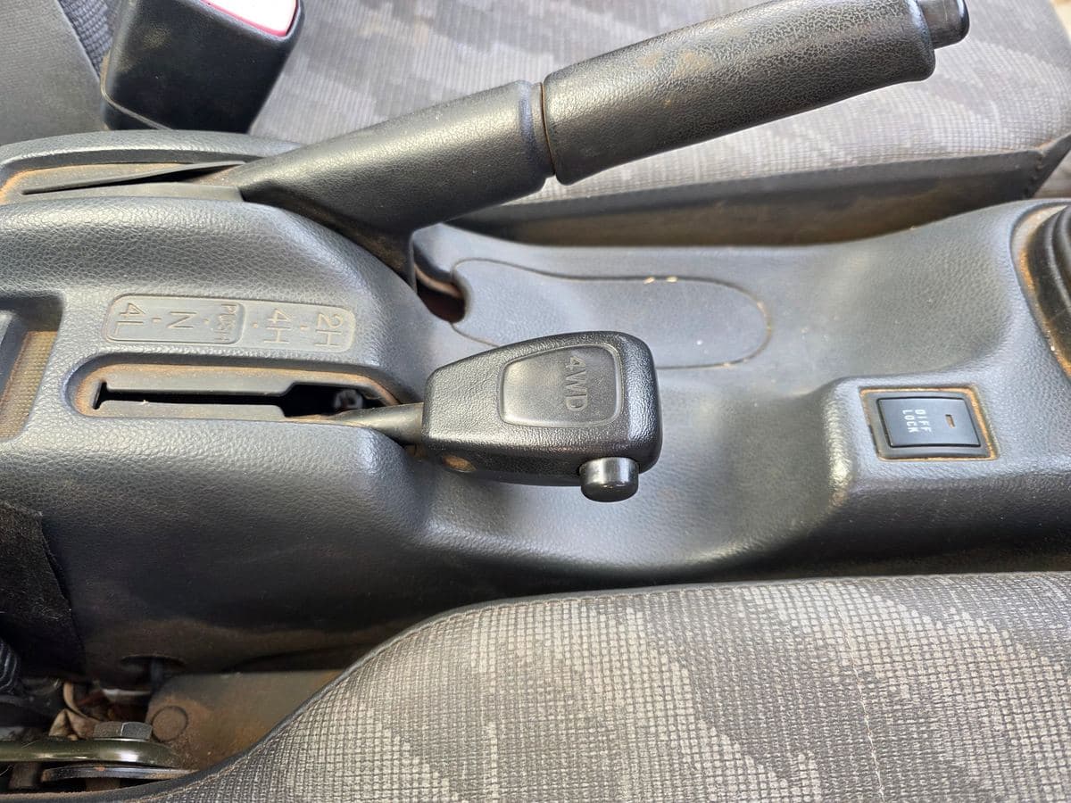 2006 Suzuki Carry (DA63T) 4WD Farming Edition — 13,310 KMs thumbnail 7