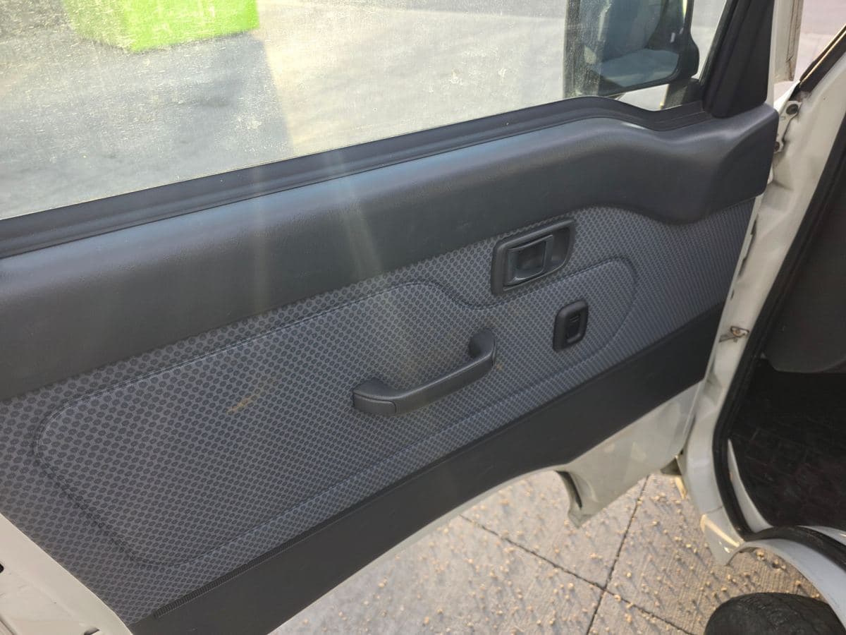 2009 Daihatsu Hijet JUMBO AWD 5-Speed Manual thumbnail 12