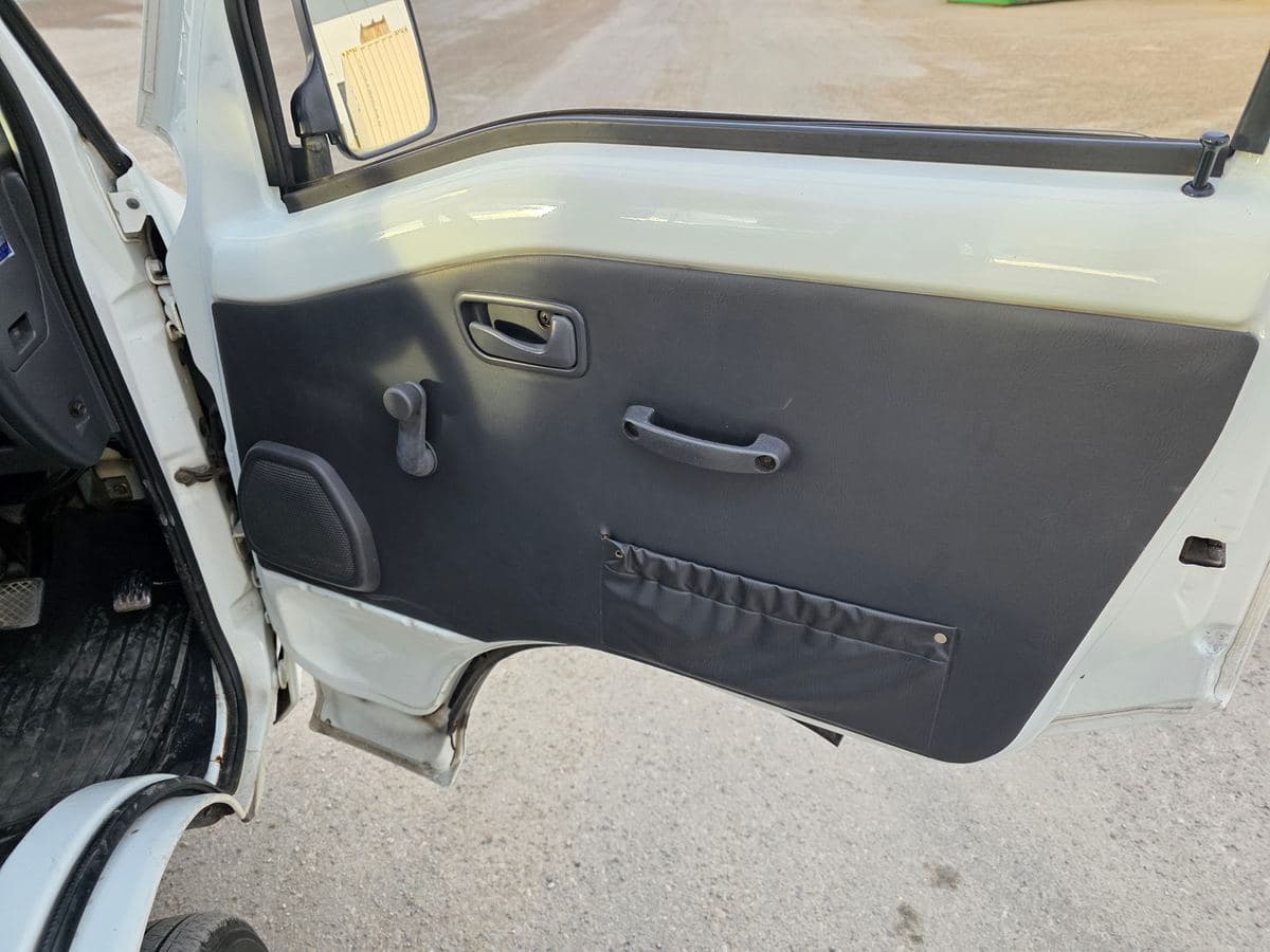 2005 Subaru Sambar Supercharged 4WD 5-Speed Manual — Super Rare thumbnail 19