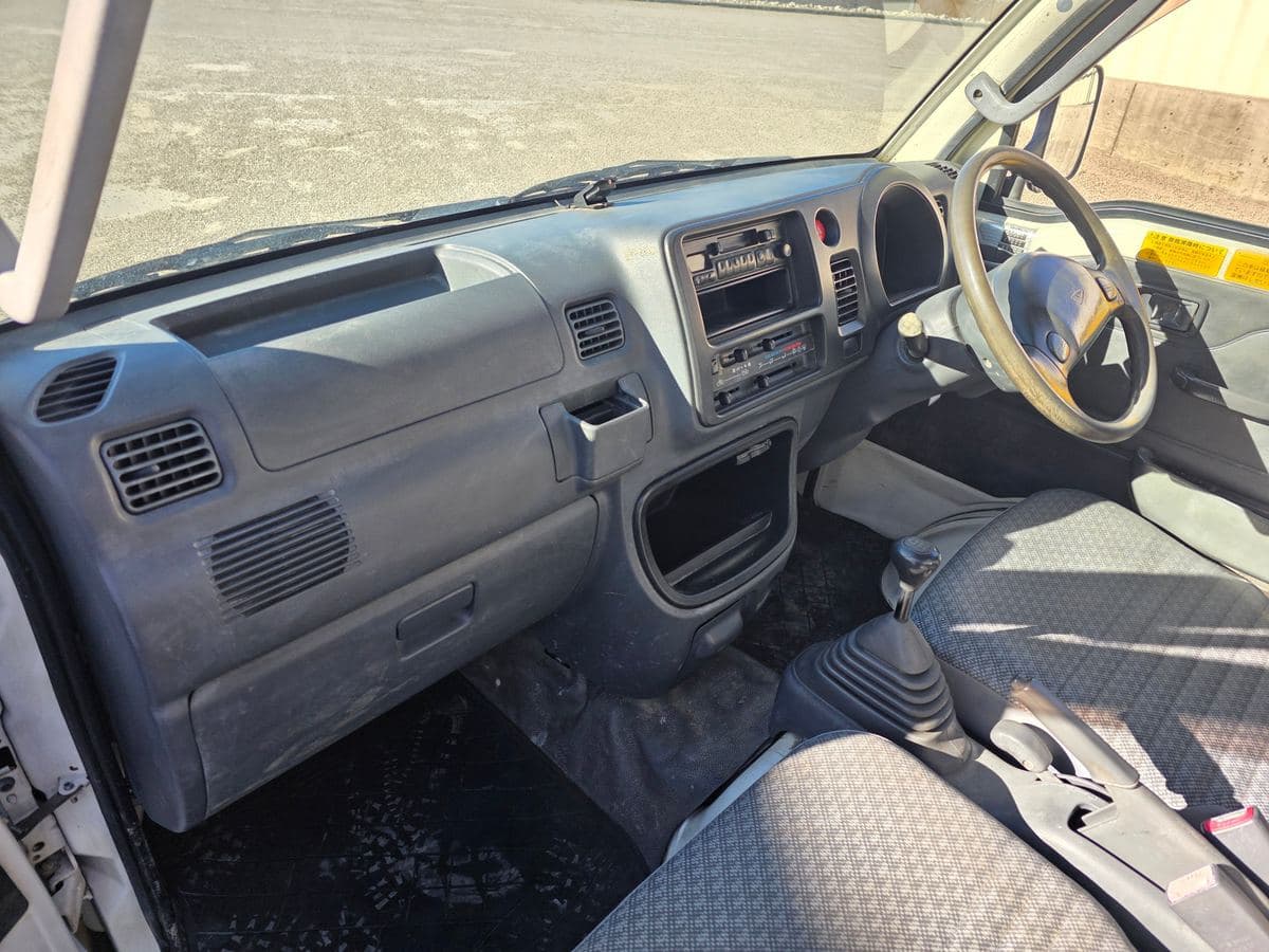 2007 Daihatsu Hijet 4WD 5-Speed Dump Bed thumbnail 11