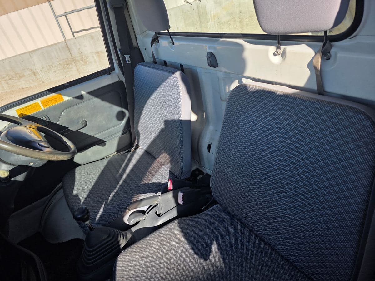 2007 Daihatsu Hijet 4WD 5-Speed Dump Bed thumbnail 12