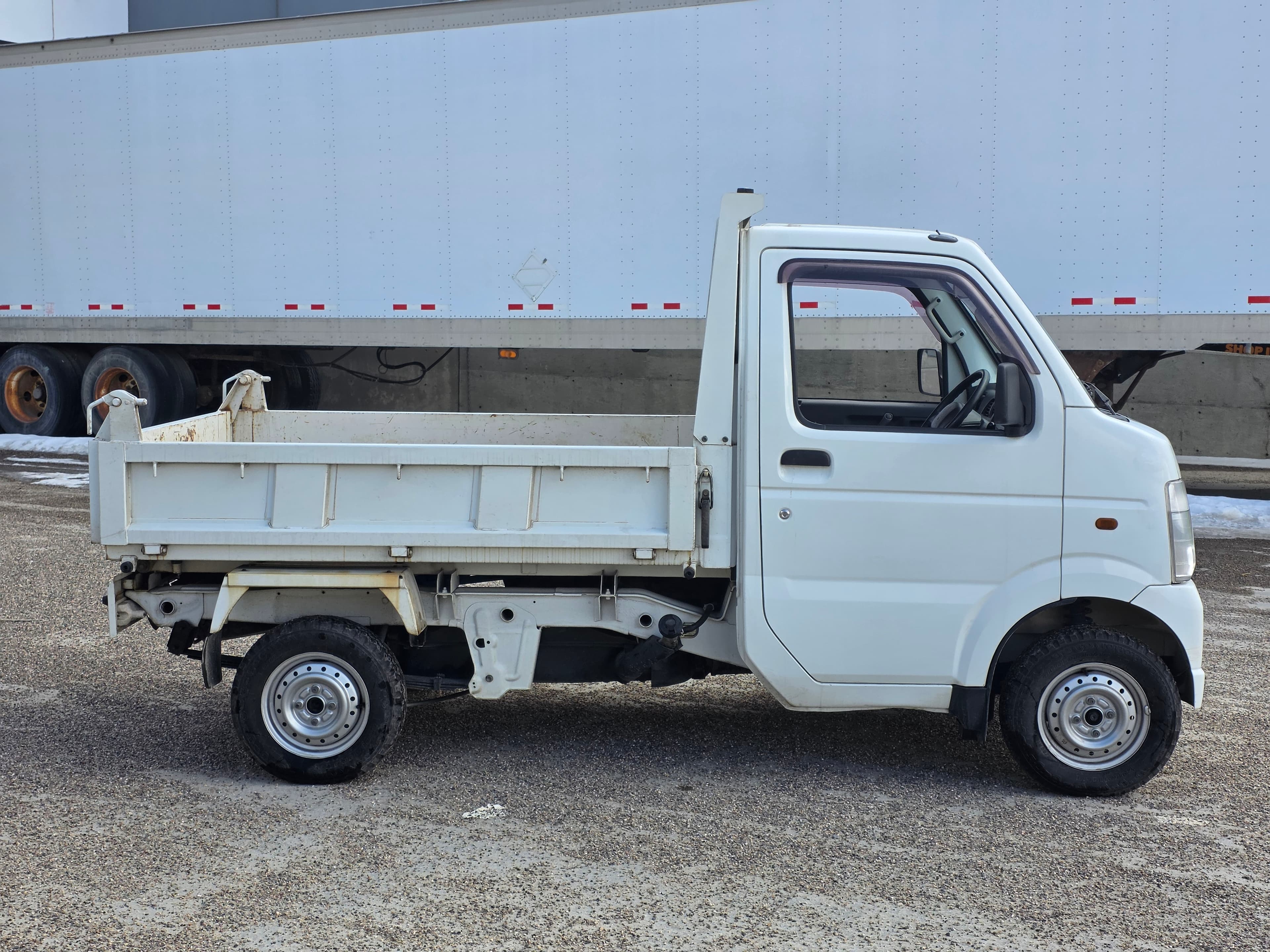 2005 Suzuki Carry Dump 4WD 5-Speed Manual — view 4