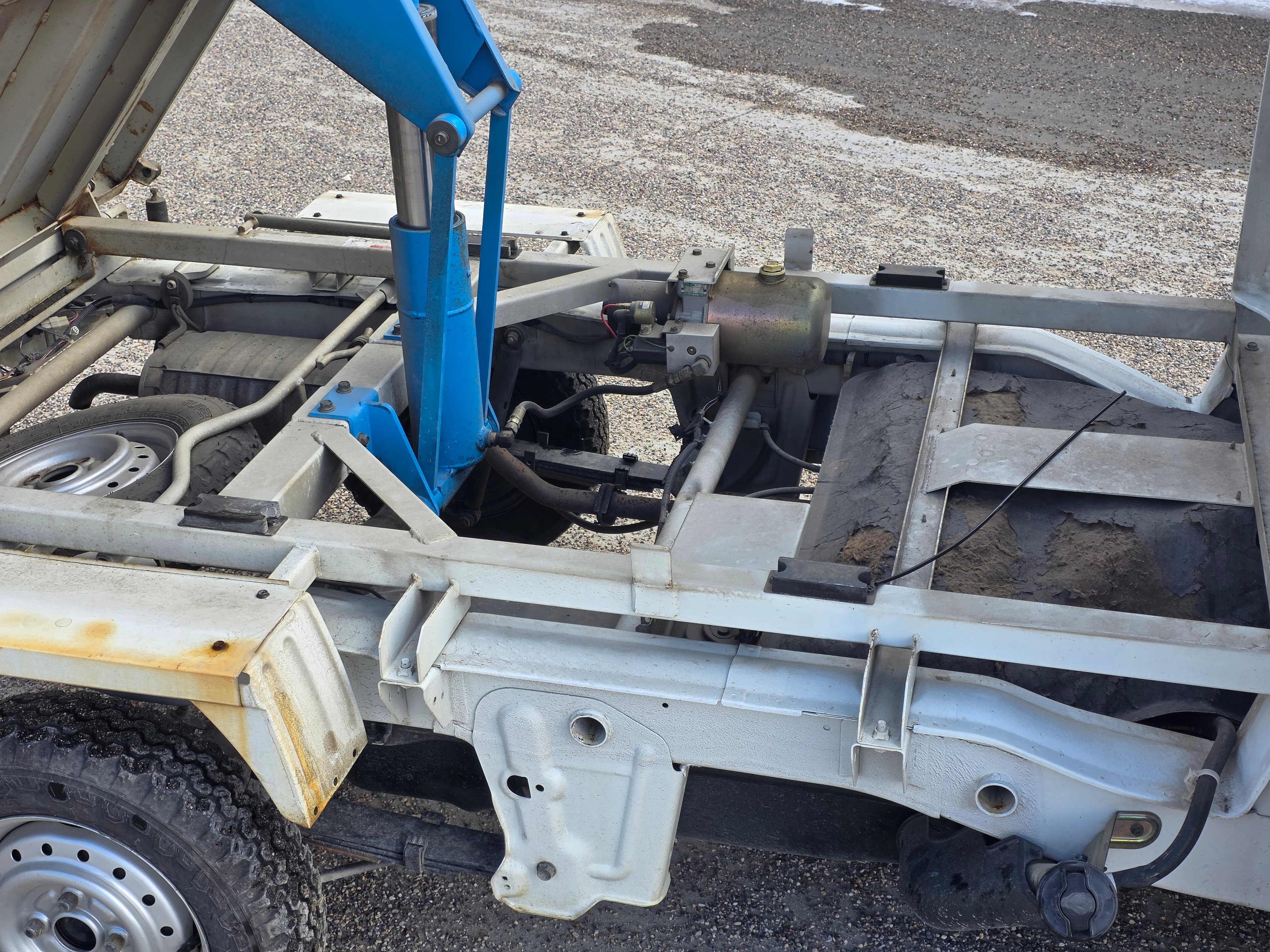 2005 Suzuki Carry Dump 4WD 5-Speed Manual — view 9