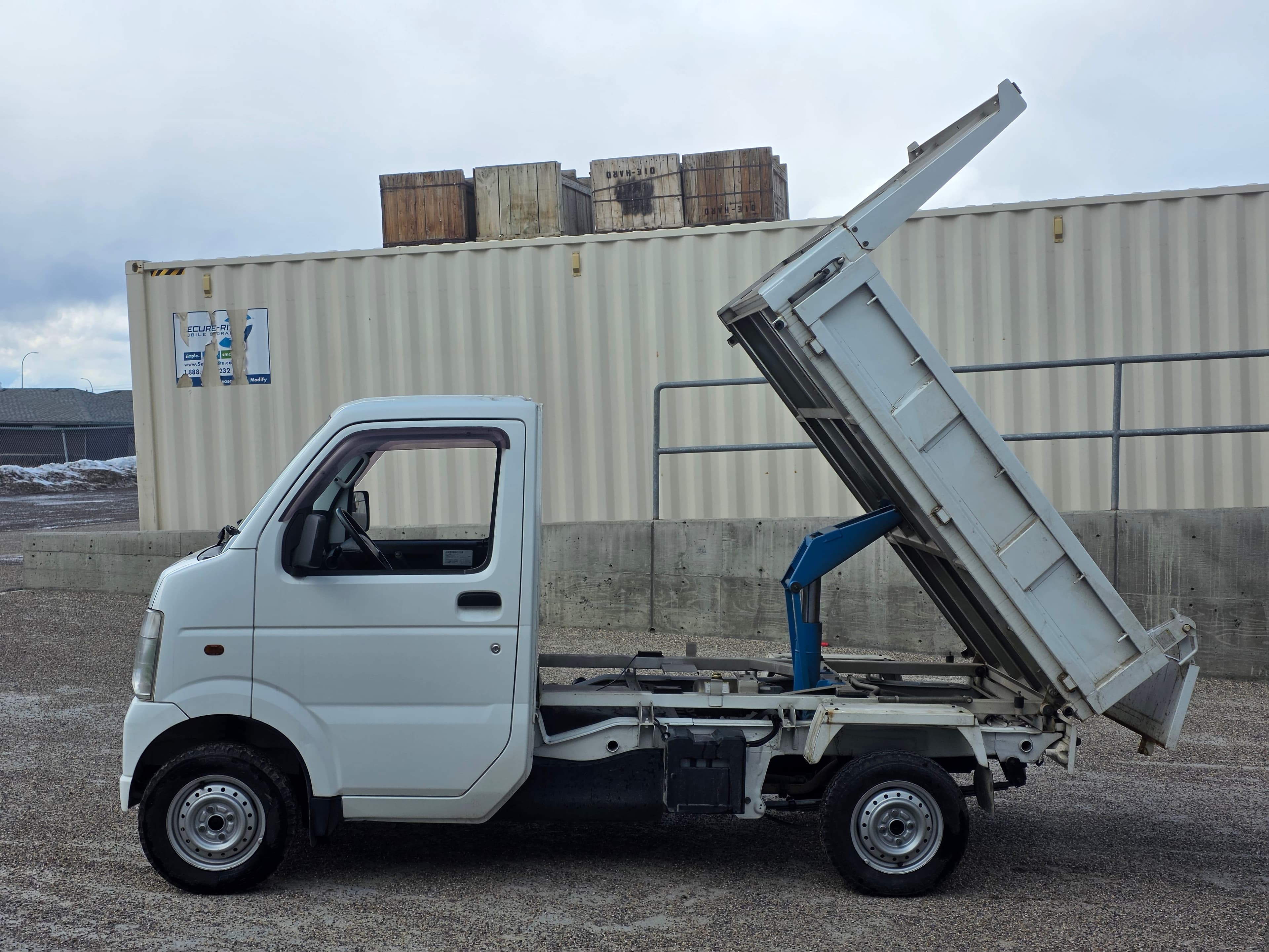 2005 Suzuki Carry Dump 4WD 5-Speed Manual — view 12