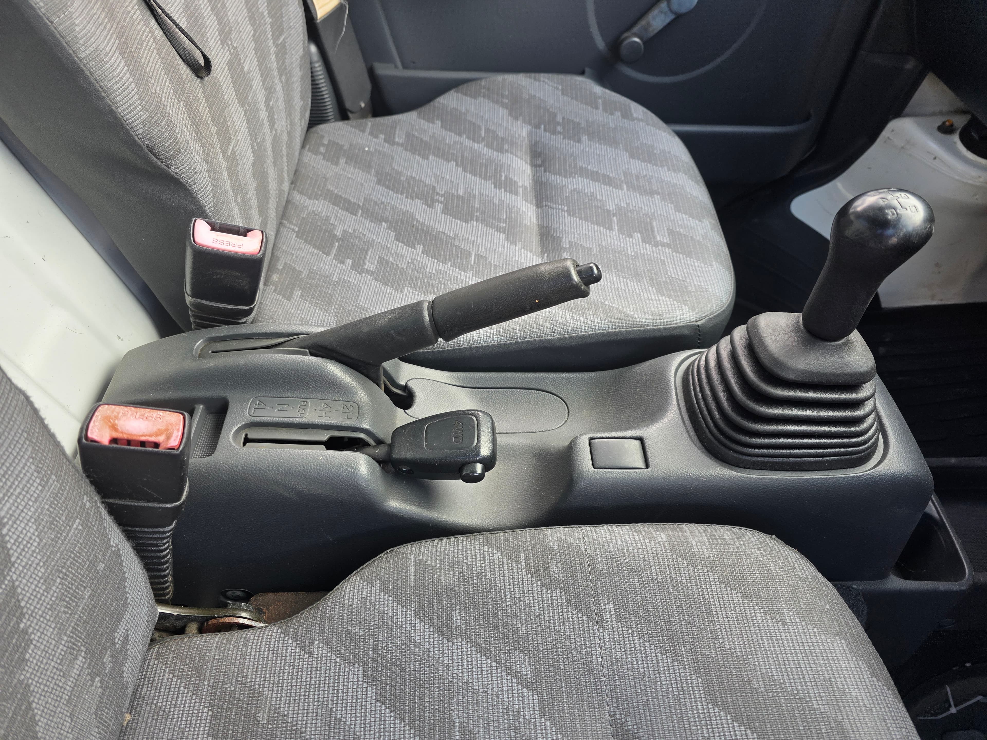 2005 Suzuki Carry Dump 4WD 5-Speed Manual — view 17