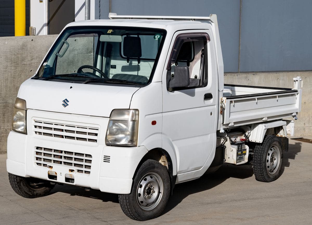 2005 Suzuki Carry 4WD 5-Speed Dump Bed thumbnail 3
