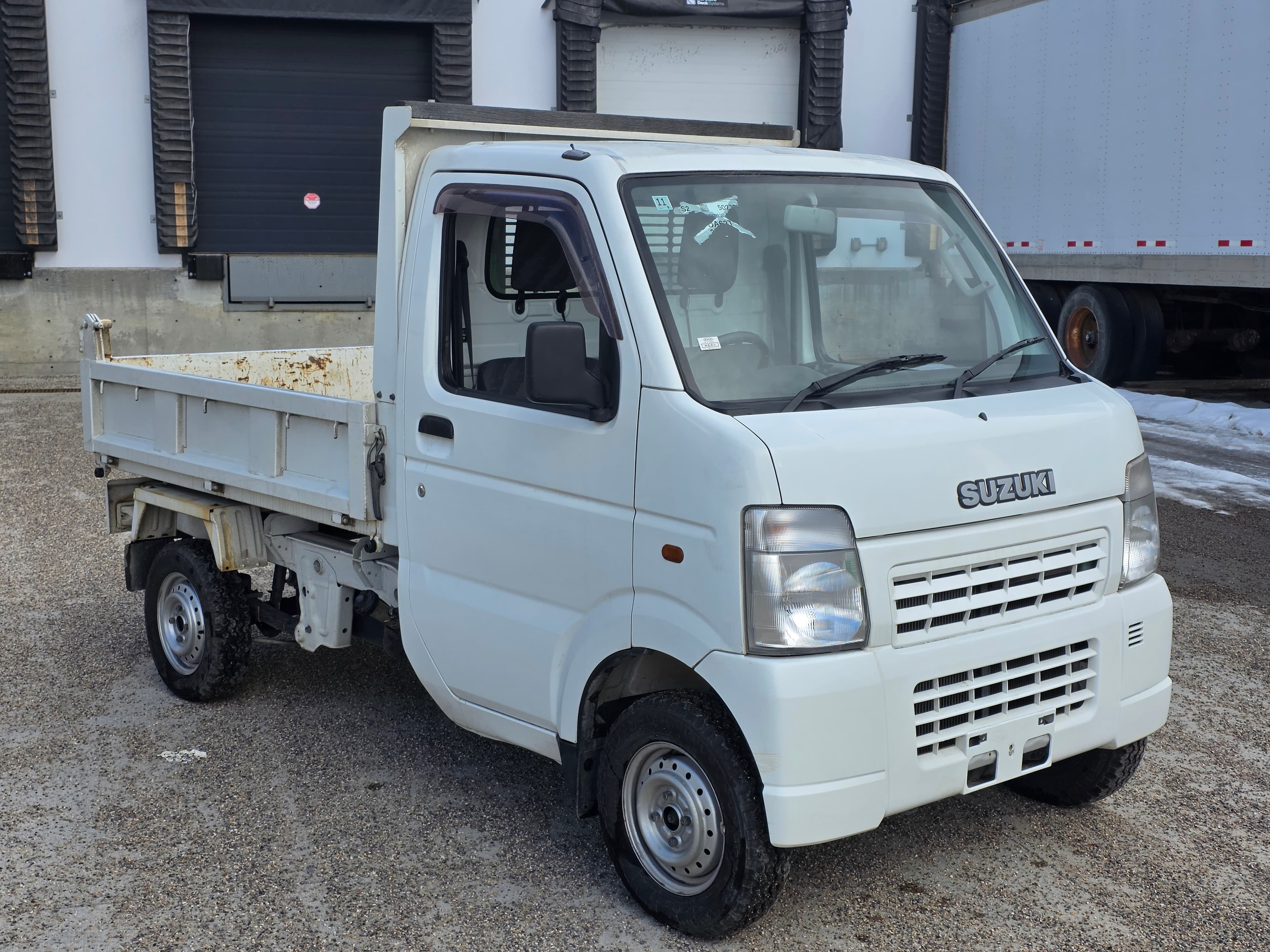 2005 Suzuki Carry Dump 4WD 5-Speed Manual — kei truck for sale in Calgary