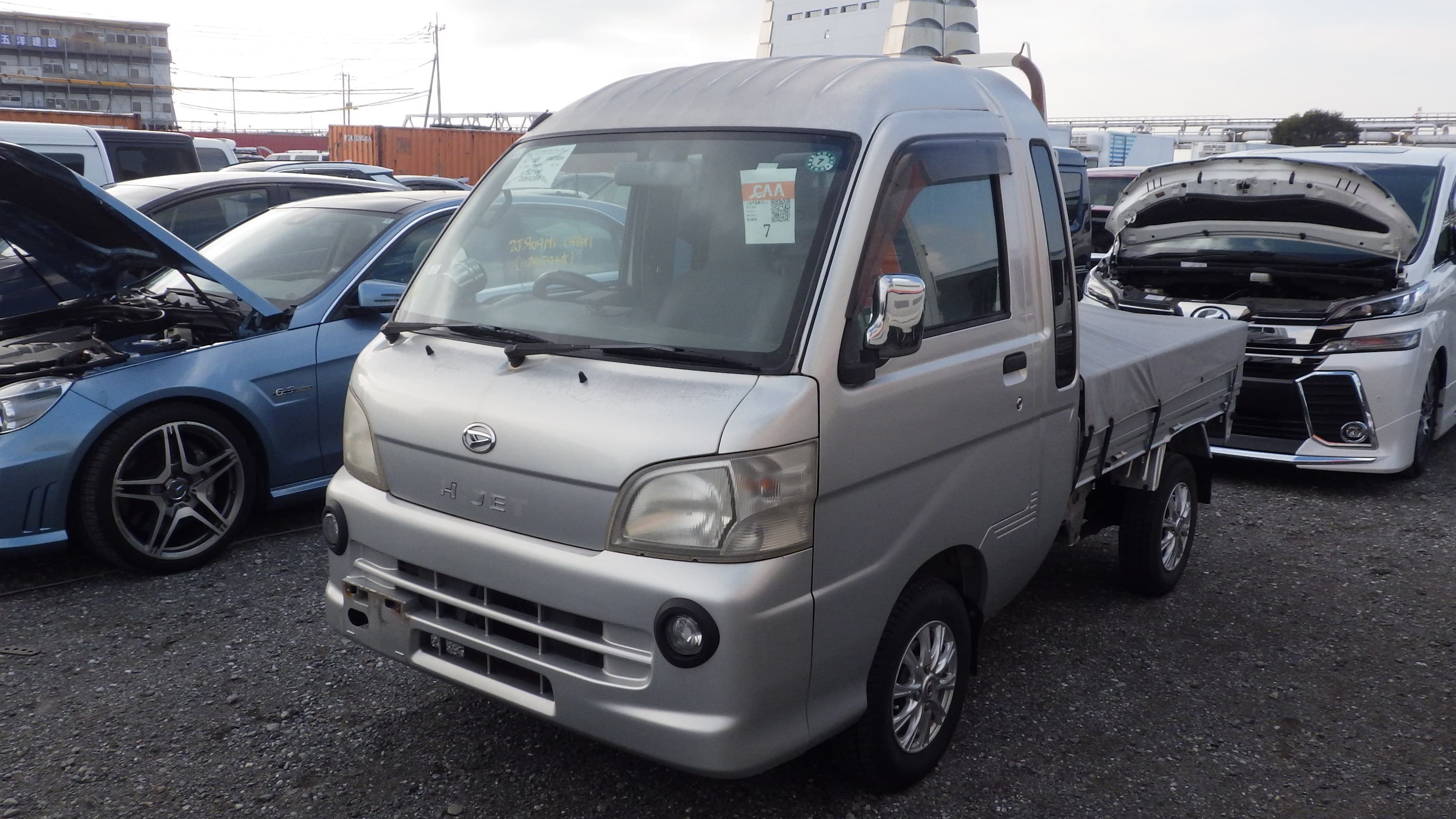 2006 Daihatsu Hijet Truck Jumbo Flatbed 4WD 5-Speed Manual kei truck for sale Calgary — photo 1 of 16