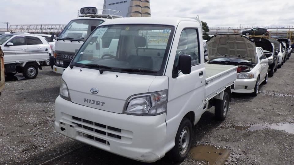 2008 Daihatsu Hijet Truck Flatbed 4WD 5-Speed Manual — kei truck for sale in Calgary
